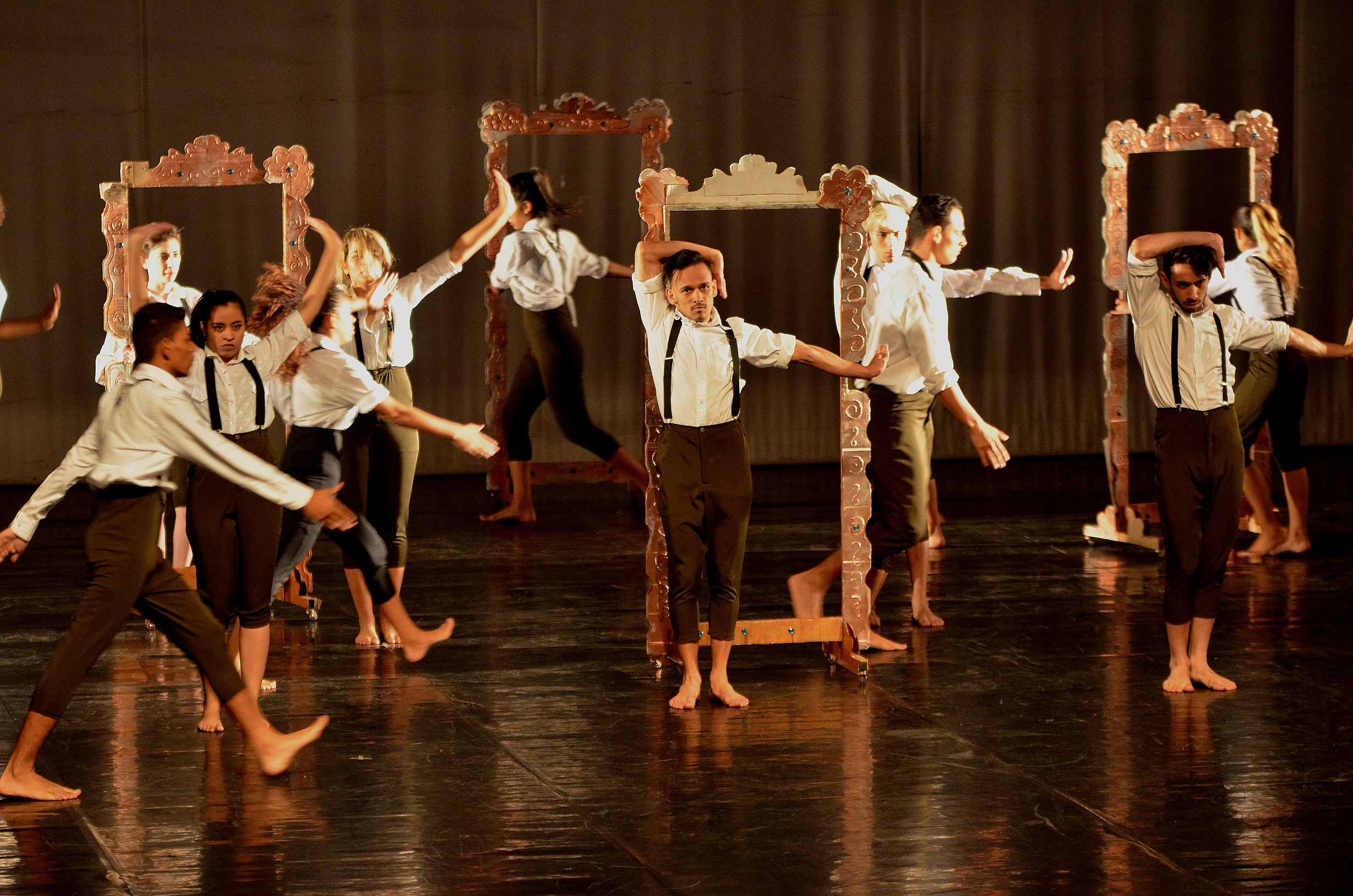 Grupo de Dança Basileu França